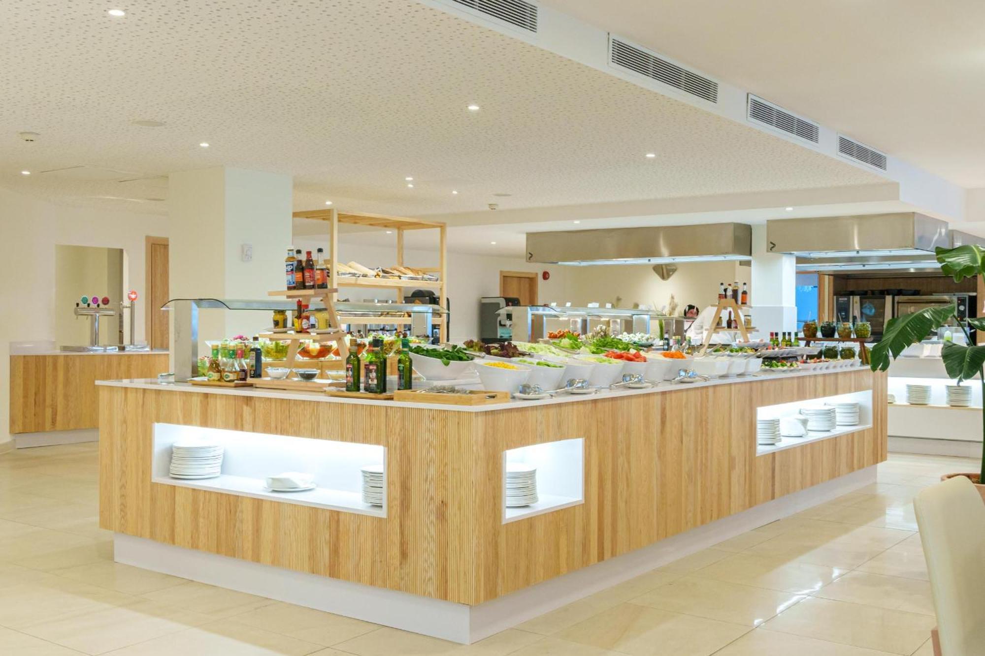 Ferrer Janeiro Hotel & Spa Can Picafort  Exterior photo